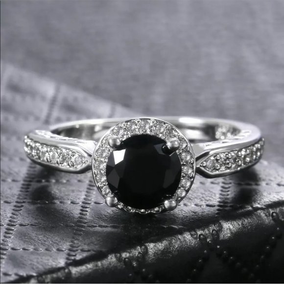New Women Black Sapphire 925 Jewelry Wedding Ring - Picture 1 of 6